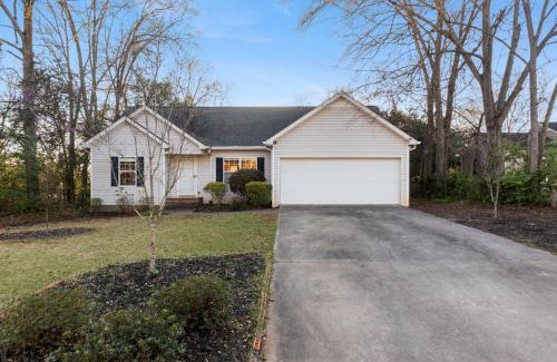 Athens House | The Clover Cottage in Normaltown