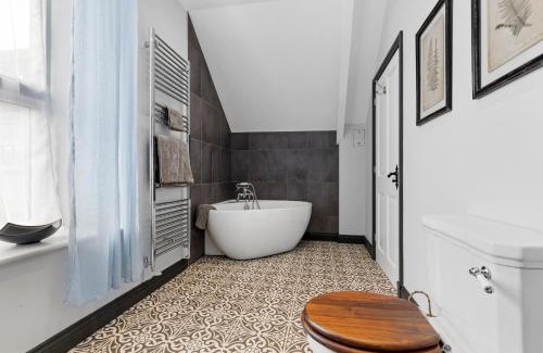 Tan-y-groes House | The Coach House