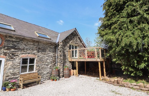 Acrefair Cottage | THE COACH HOUSE, pet friendly, with open fire in Llangollen