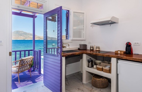 Tripiti House | The Colourful Land Klima, Milos