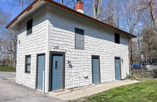 Indianapolis Apartment | The Comfy Carriage House
