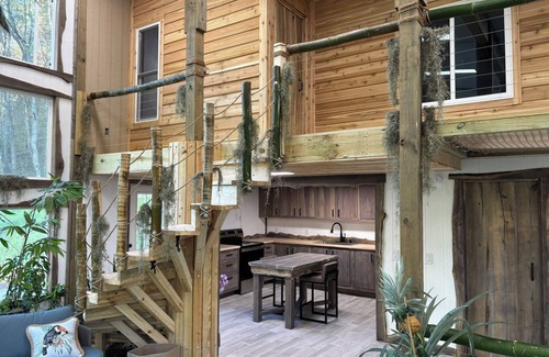 Malaga Cabin | The Conservatory at Owl Hollow