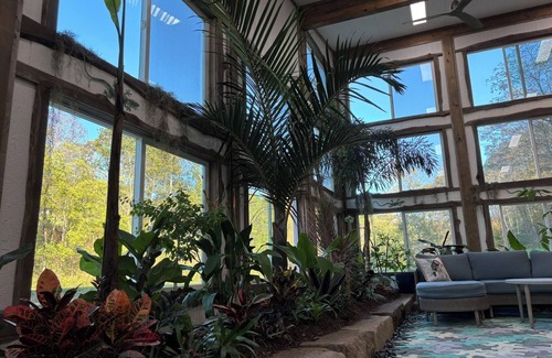 Malaga Cabin | The Conservatory at Owl Hollow