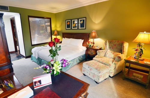 Kuwait City Hotel | The Convention Center & Royal Suites