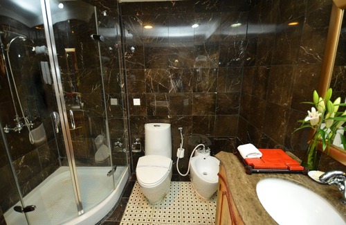 Kuwait City Hotel | The Convention Center & Royal Suites