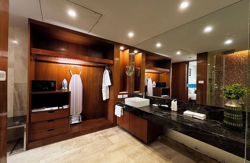 Meerut Hotel | The Conway