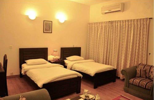 Gulshan-E-Jamal Hotel | The Corner Inn Guest House