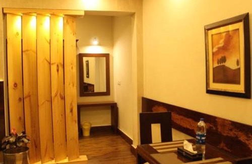 Gulshan-E-Jamal Hotel | The Corner Inn Guest House
