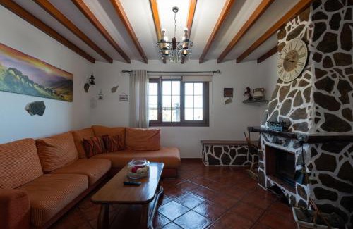 Valsequillo de Gran Canaria Villa | The Corner of Dreams - Pool - Parking - Rural