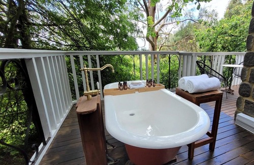 Trafalgar South Cottage | The Cottage at Mirador Springs Retreat Gippsland -just 90 mins from Melbourne.