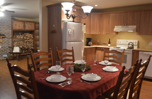 Amherst House | The Cottage Blue - Private, Waterfront Cottage With Hot Tub