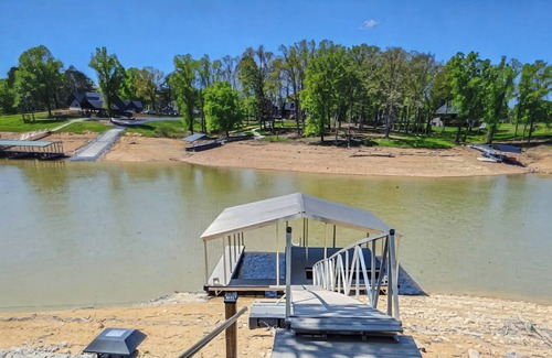 Dandridge Cottage | The Cottage on Douglas Lake Cove