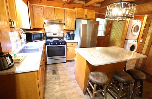 Cherokee Cabin | The Cove: 6 min to Casino and Golf! Pet Friendly
