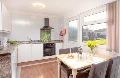 Dawlish Warren House | The Cove Chalet in Dawlish Warren, sleeps 4