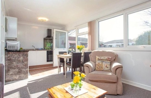 Dawlish Warren House | The Cove Chalet in Dawlish Warren, sleeps 4