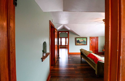 Effingham Apartment | The Cozy Cavern