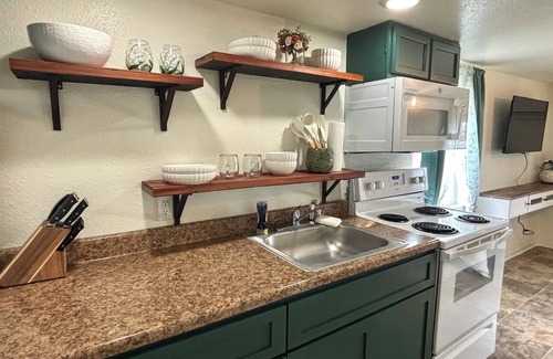 Winnemucca Cottage | The Cozy Cottage on The River