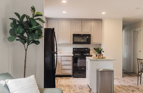 Leland House | The Creek Cottage - Waterfront Rental, Waterfront Rental Near Downtown Wilmington