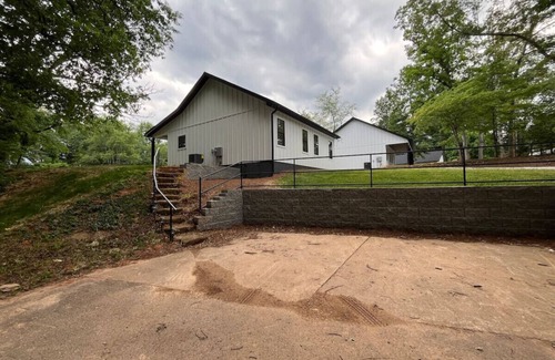 Franklin House | The Crepe Myrtle Cottage