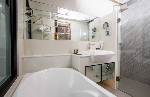 Buriram Hotel | The Crystal Hotel Buriram