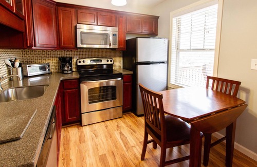 Dahlonega Hotel | The Dahlonega Square Hotel & Villlas