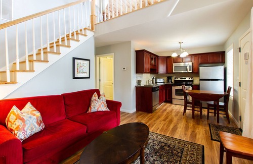 Dahlonega Hotel | The Dahlonega Square Hotel & Villlas