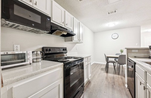 Huntsville Apartment | The Davis 916 I Comfy 2 Bed 2 Bath