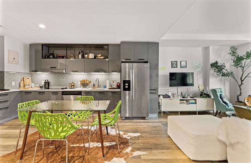 Shawmut Apartment | The Dazzling Two-Bedroom, Two-Bath Suite in Boston!