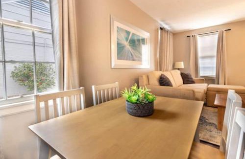 Columbus House | The Delightful Doubles- Unit B- Centrally Located