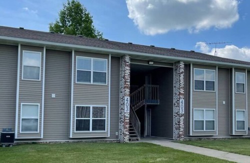 Hamilton Apartment | The Delores - Entire 2 Bedroom Apt in Quilt Town, USA