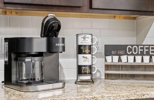 Middleburg Apartment | The Den at the Ravines |Queen Studio |Full Kitchen |Screened Balcony |Dogs Ok |Wooded Scenery |Quiet