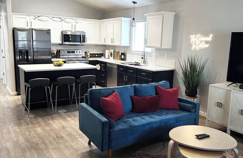 Wichita House | The Diamond In Delano-byAirport Dtwn Stadium&Arena