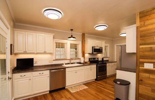 Franklin House | The Dock Barnard Farm-historic 1890 charm seamlessly blended with modern comfort