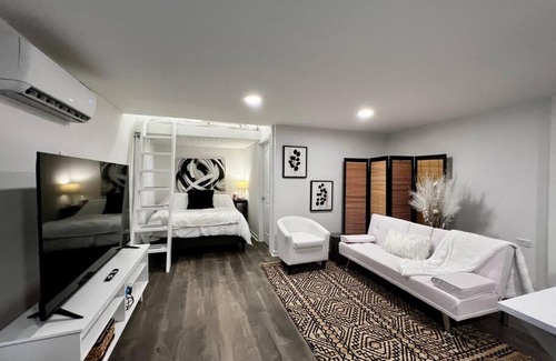 Stallings Villa | The Double Door Inn