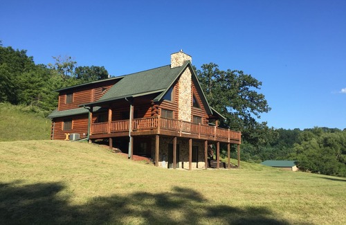 Richland Center Cabin | The Driftless Escape! Modern, large cabin/57 private acres in WI drift less area