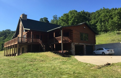 Richland Center Cabin | The Driftless Escape! Modern, large cabin/57 private acres in WI drift less area