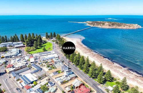 Victor Harbor House | The Dual Family Entertainer 9 Esplanade Victor Harbor - Linen Included - Luxury - Seafront