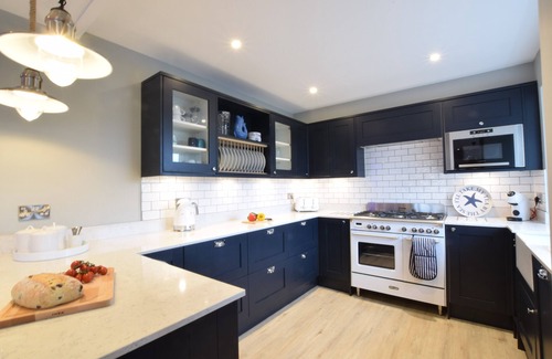 Southwold Cottage | THE DUNES, SOUTHWOLD, pet friendly, with a garden in Southwold