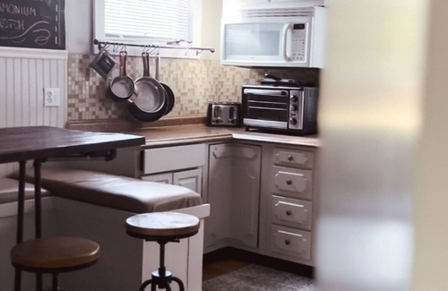 Champaign Apartment | The Edge: Double King Bedroom Suite