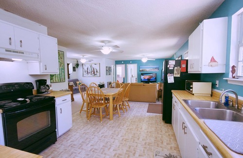 Edisto Island House | The Edisto Escape 5 Min Drive From Beach - 3bdrm, sleeper, NEW Queen Beds!