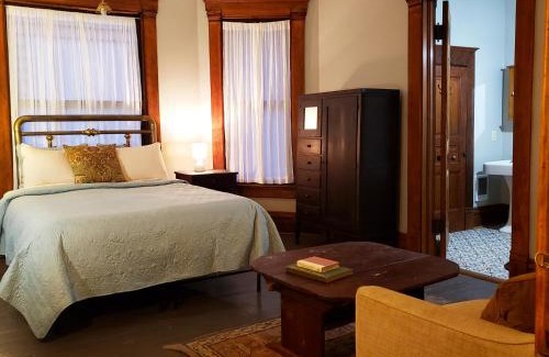 Hannibal House | The Eleanor Davis House