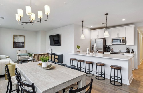 Central Business District Apartment | The Eleanor New Orleans