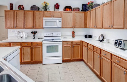 Windwood Bay House | The Elegant and spacious Sunseekers Villa (Sleeps 10)