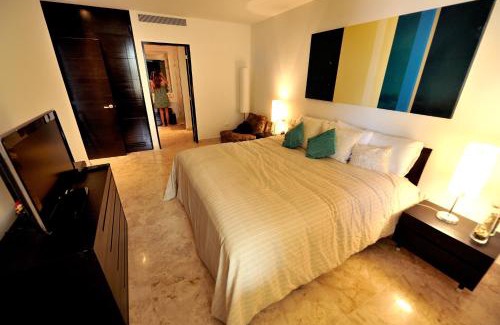 Zazil-ha Apartment | The Elements Oceanfront & Beachside Condo Hotel