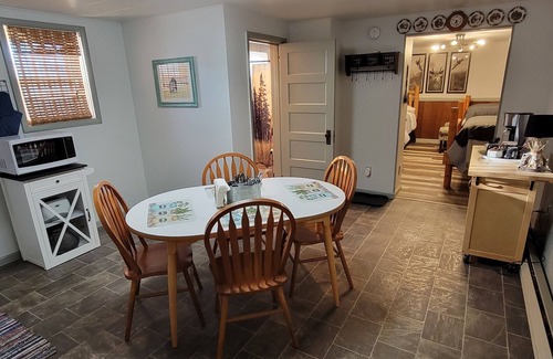 Hettinger Apartment | The Elk at Carls Cabins