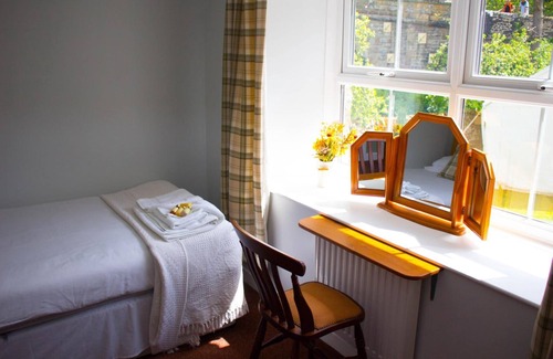 Whitfield Hotel | The Elks Head – Whitfield