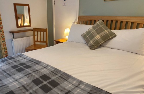 Whitfield Hotel | The Elks Head – Whitfield