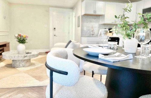 Pittsburgh Apartment | The Elliott Hotel at Highland Park