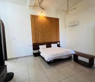 Sehore Hotel | The Emerald Palace