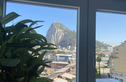 La Linea de la Concepcion Apartment | THE ROCK VIEWS APARTMENTS 1 1 min walk from the border with Gibraltar